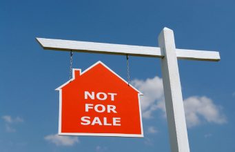 Brookline Residents Are Divided Over Whether To Seize Pine Manor Land