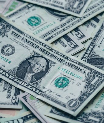 Brookline Bancorp, Inc. (NASDAQ:BRKL) Insider James M. Cosman Sells 2,750 Shares